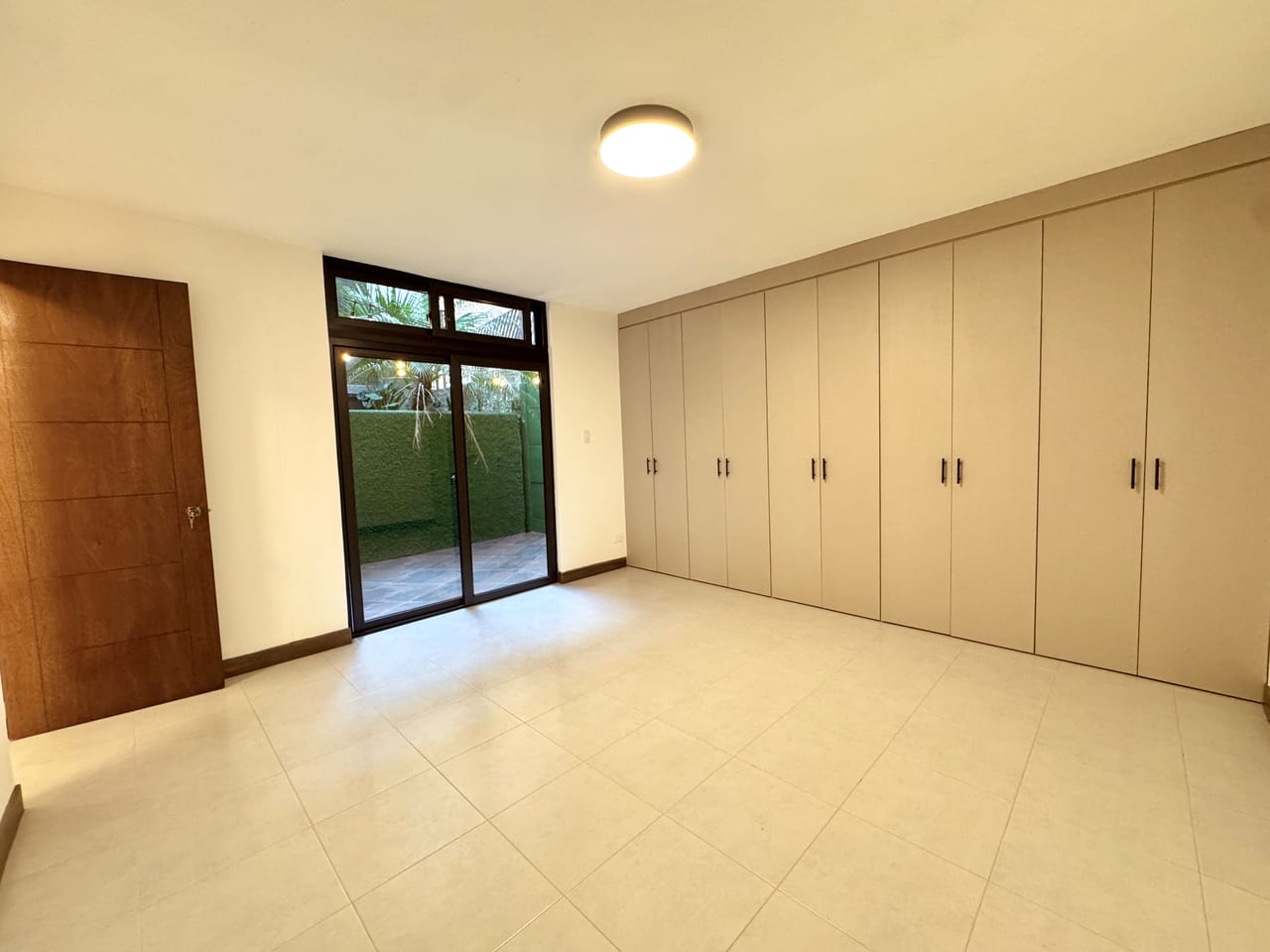 Apartamento Remodelado en Renta en Zona 10 | Excelente Ubicación — foto 9 de 12