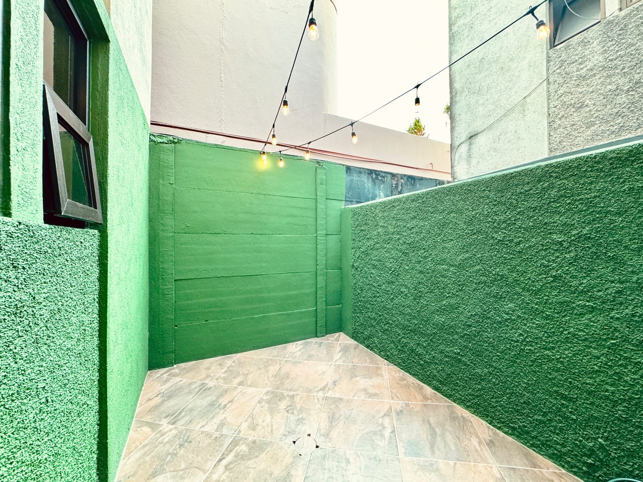 Apartamento Remodelado en Renta en Zona 10 | Excelente Ubicación — foto 4 de 12