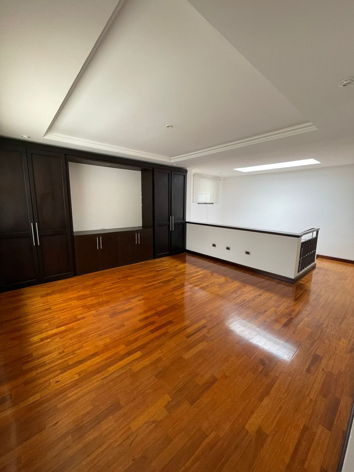 Casa en Oakland en venta — foto 2 de 8
