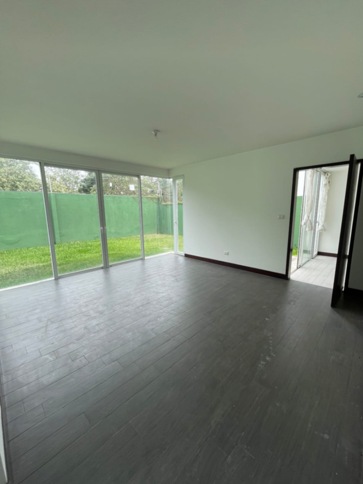 Hermosa casa en venta Zona 16.4 dormitorios cada uno con su baño — foto 6 de 7