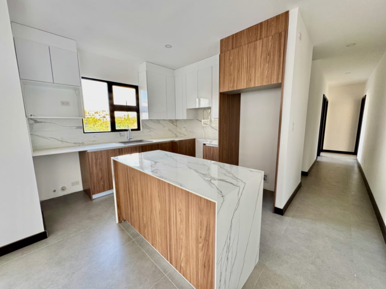 Apartamento con jardín y vista en zona 15, 3 dormitorios. — foto 2 de 13