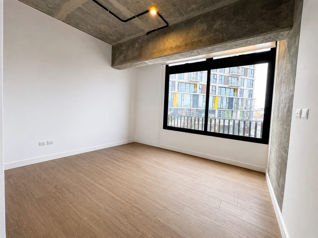 Apartamento de 2 niveles en zona 4 — foto 13 de 17