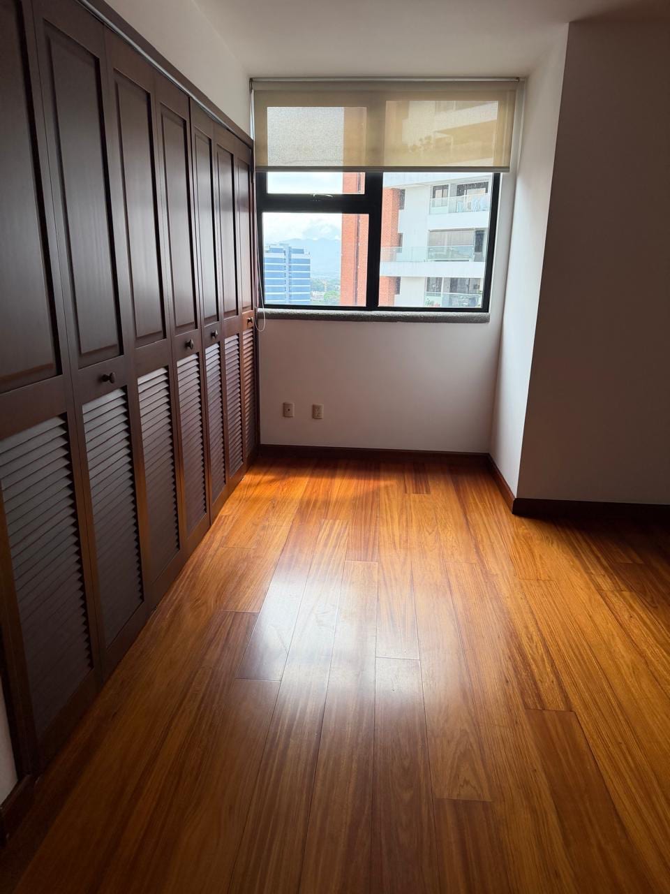 Amplio apartamento zona 14 — foto 4 de 13