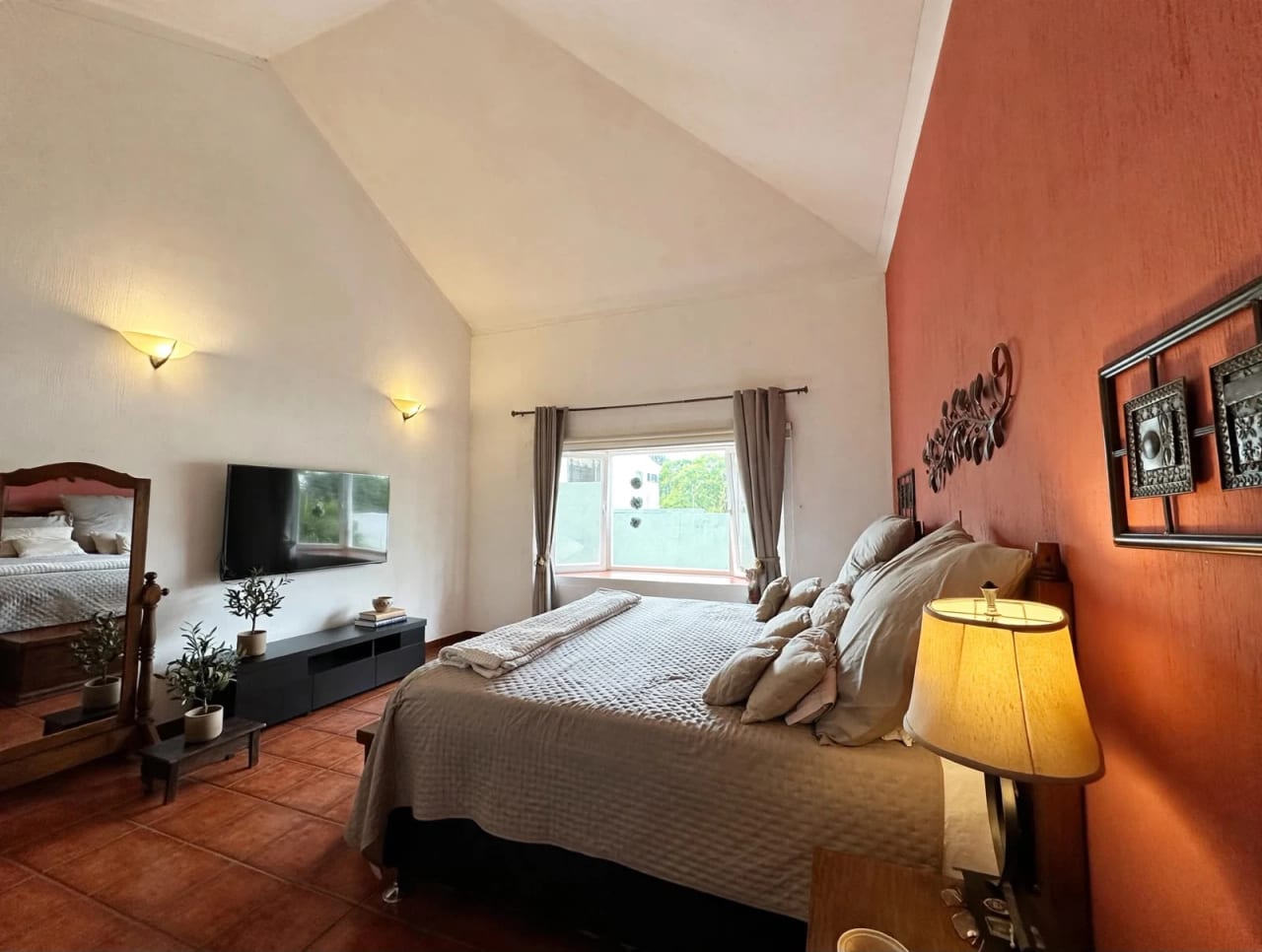 CASA EN VENTA EN ZONA 10. GRAN OPORTUNIDAD — foto 8 de 12