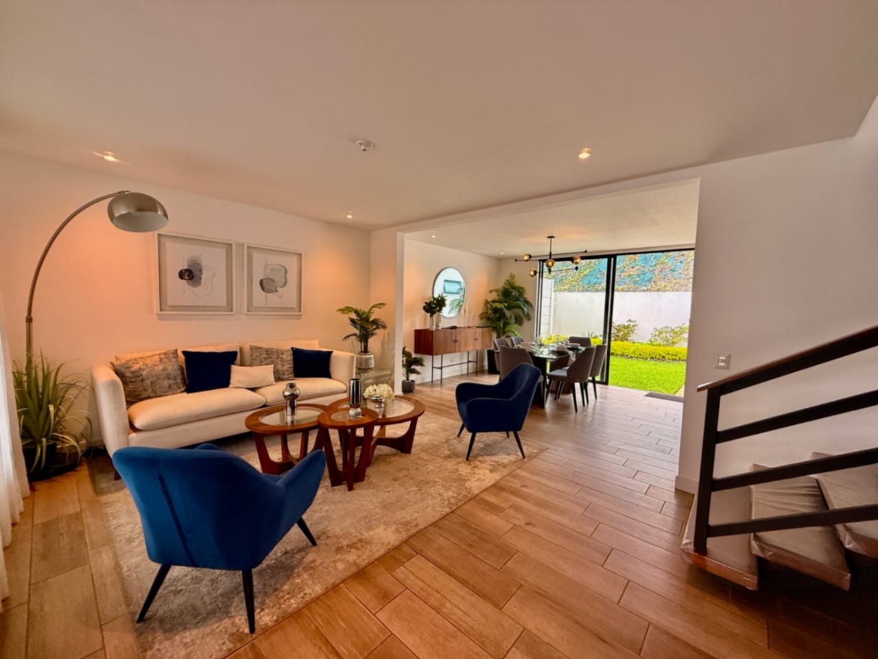 Casa en venta — foto 1 de 14