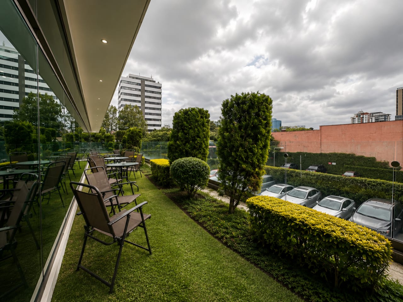 OFICINA EN VENTA DE 153mts2, EN ZONA 10 CON TERRAZA PRIVADA. — foto 5 de 9