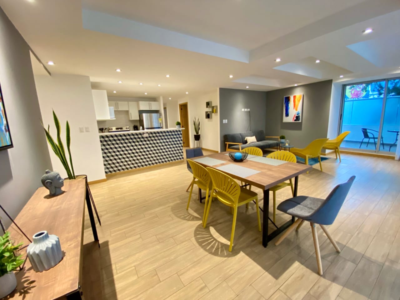 Apartamento de 3 dormitorios + terraza en venta en zona 10 — foto 1 de 17