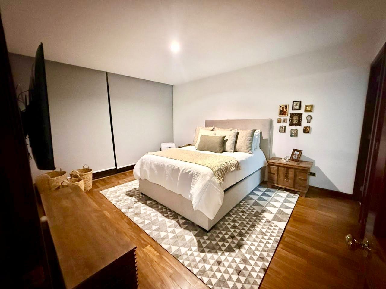 Apartamento en zona 14, amplio de 1 dormitorio en alquiler. — foto 2 de 9