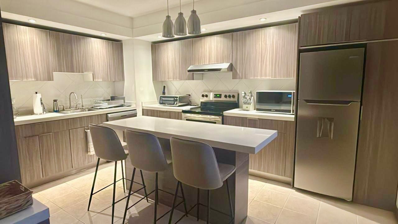 Apartamento en zona 14, amplio de 1 dormitorio en alquiler. — foto 4 de 9