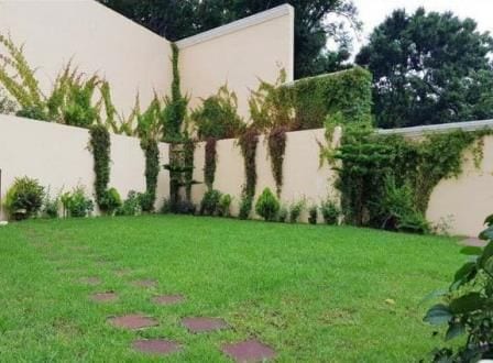 Amplia casa en venta con espacio adicional para un pequeño negocio. Ubicada en Zona 15 — foto 11 de 11