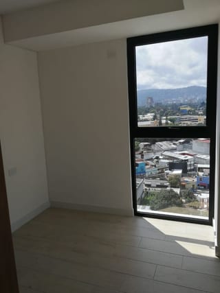 QUO  zona 4, APTO CON TERRAZA — miniatura 4 de 7