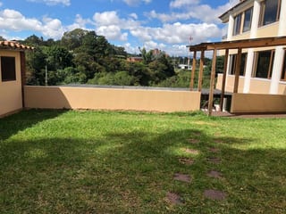 Amplia casa en venta con espacio adicional para un pequeño negocio. Ubicada en Zona 15 — miniatura 9 de 11