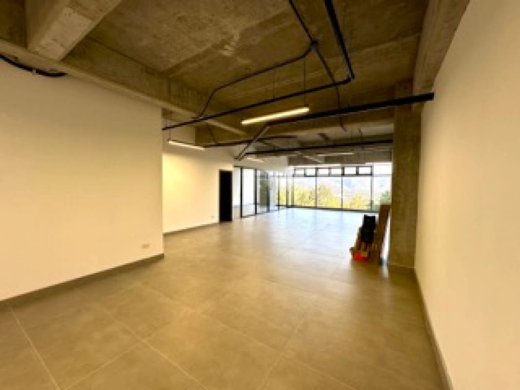 OFICINA DE 137 m2 EN RENTA EN ZONA 13. — foto 10 de 11