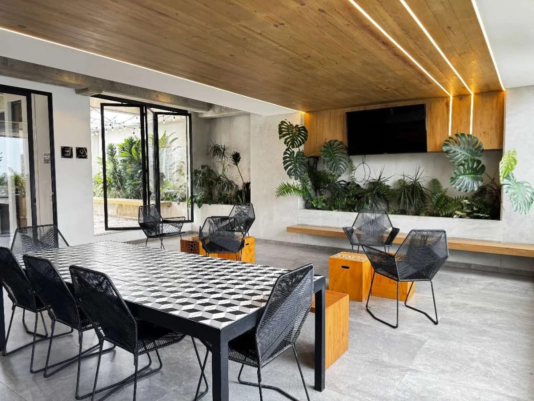 Apartamento de 2 niveles en zona 4 — foto 4 de 17