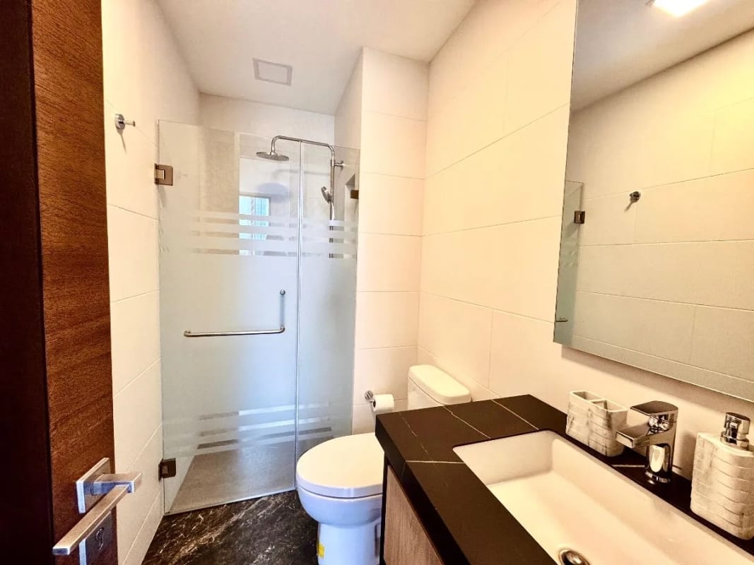 Apartamento en Venta en Zona 10 con Espacios Amplios y Funcionales + Amenidades Exclusivas — foto 14 de 17