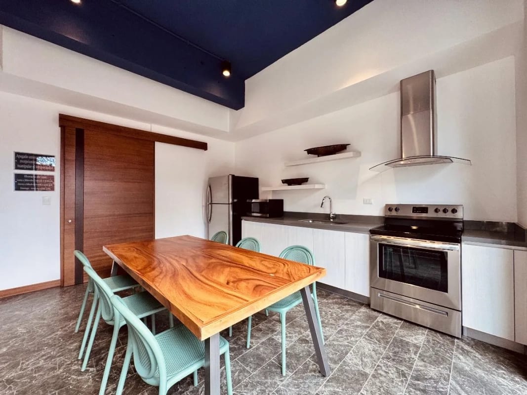 Apartamento en Venta en Zona 10 con Espacios Amplios y Funcionales + Amenidades Exclusivas — foto 4 de 17