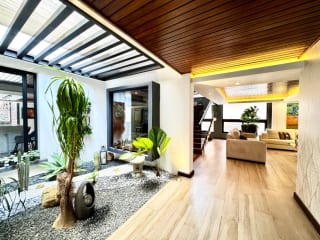 Casa exclusiva en alquiler en zona 10 – Ideal para embajada, family office u oficina privada de alto nivel — miniatura 16 de 16