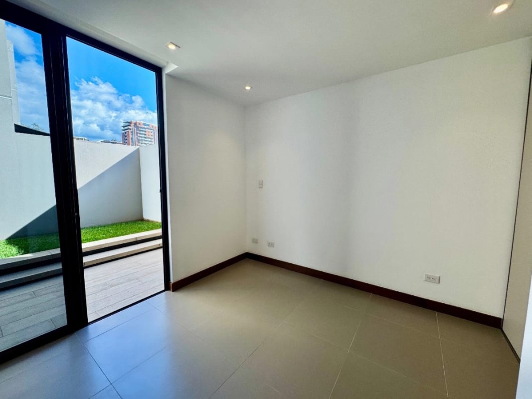 Apartamento en venta como casa en zona 13 — foto 11 de 15