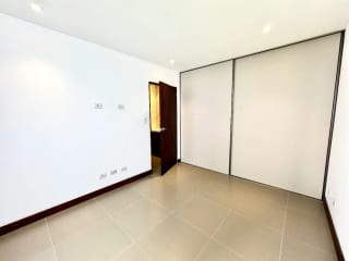 Apartamento de 3 dormitorios + cuarto de servicio en venta en zona 13 — miniatura 12 de 12