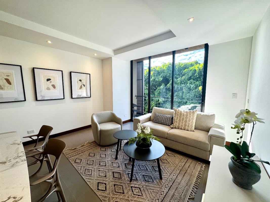 Apartamento de 2 dormitorios en venta en zona 13 — foto 1 de 17