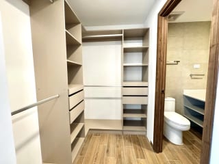 Apartamento de 2 dormitorios en venta en zona 14 — miniatura 3 de 17