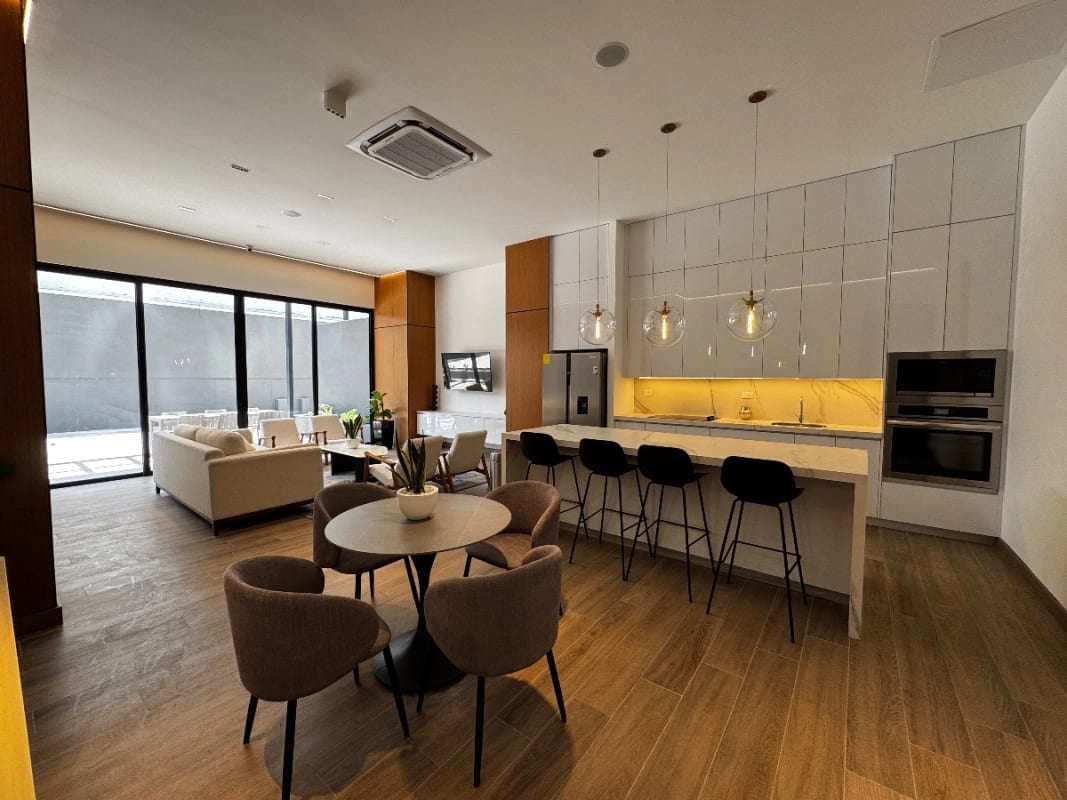 Apartamento de 2 dormitorios en venta en zona 14 — foto 16 de 17