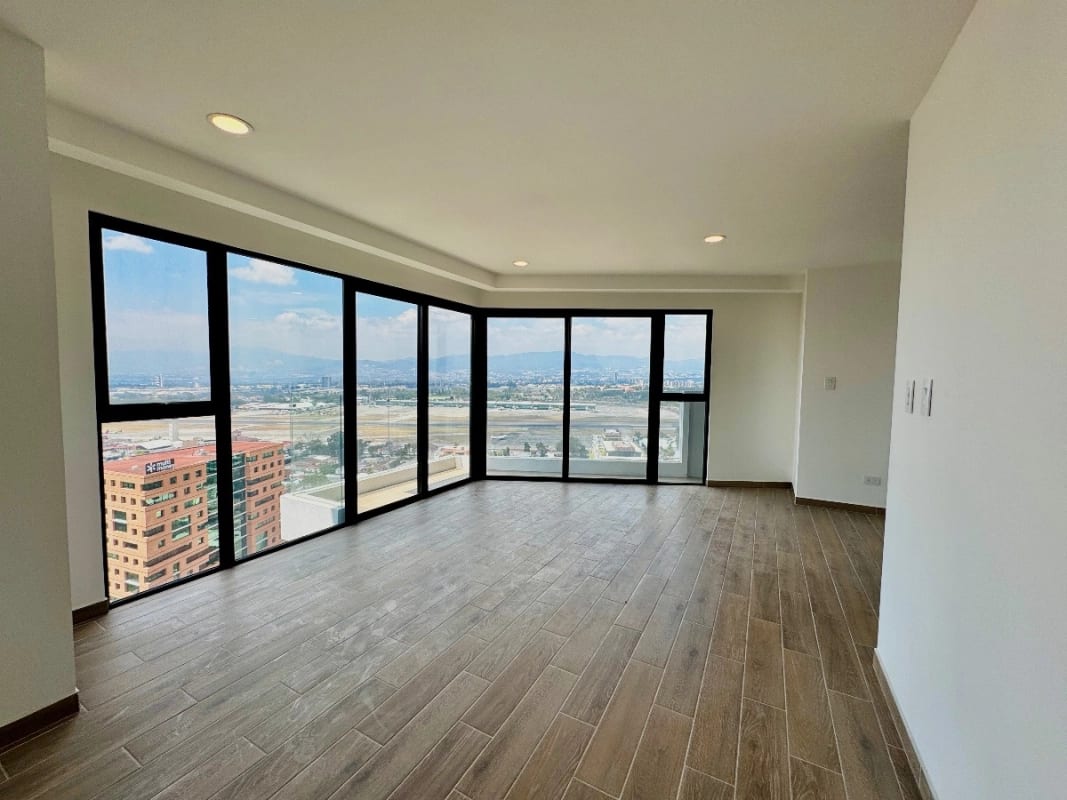Apartamento en venta para amantes de las vistas y los aviones — foto 13 de 17