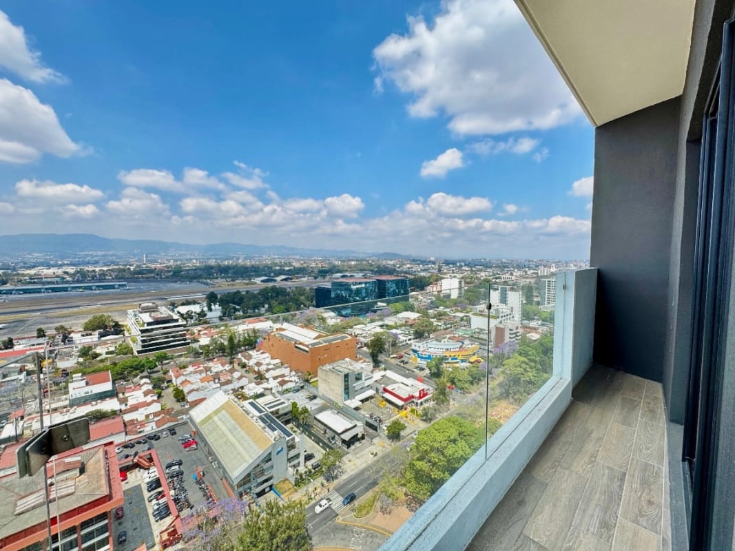 Apartamento en venta para amantes de las vistas y los aviones — foto 12 de 17