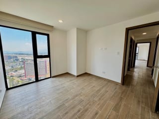 Apartamento en venta para amantes de las vistas y los aviones — miniatura 7 de 17