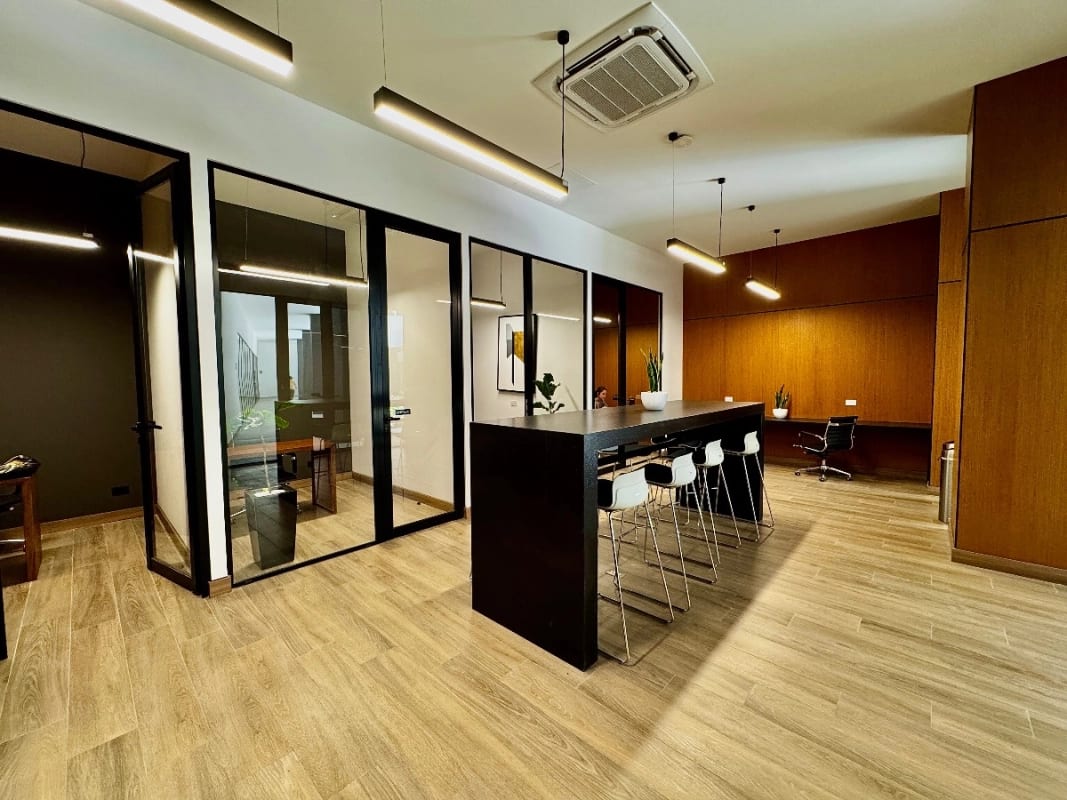 Apartamento en venta para amantes de las vistas y los aviones — foto 2 de 17