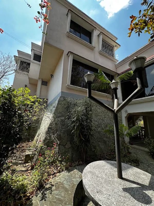 HERMOSA CASA EN COLONIA PRIMAVERA, ZONA 11 — foto 4 de 15
