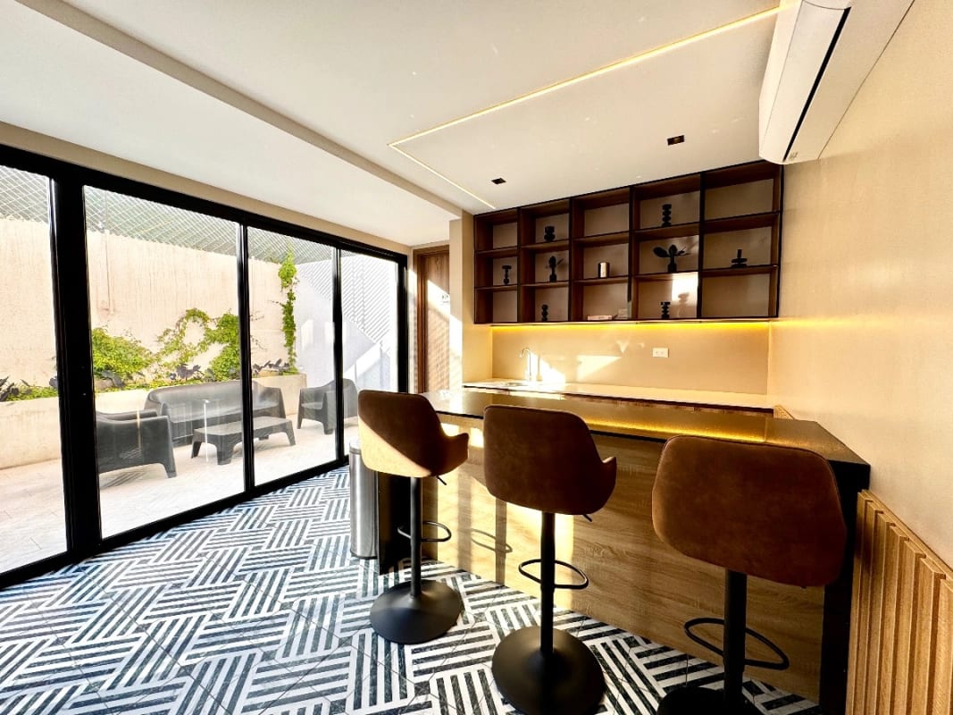 Apartamento con la comodidad de una casa en venta en zona 15 — foto 3 de 17