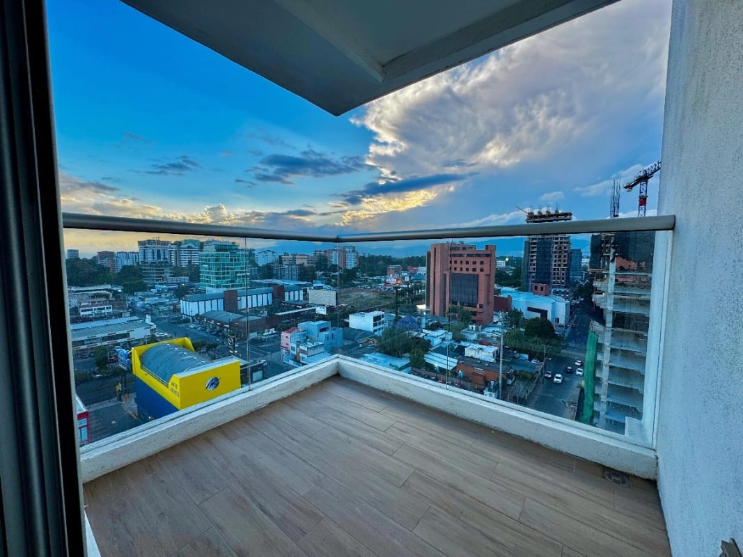 Apartamento de 3 dormitorios en venta zona 10 — foto 16 de 17