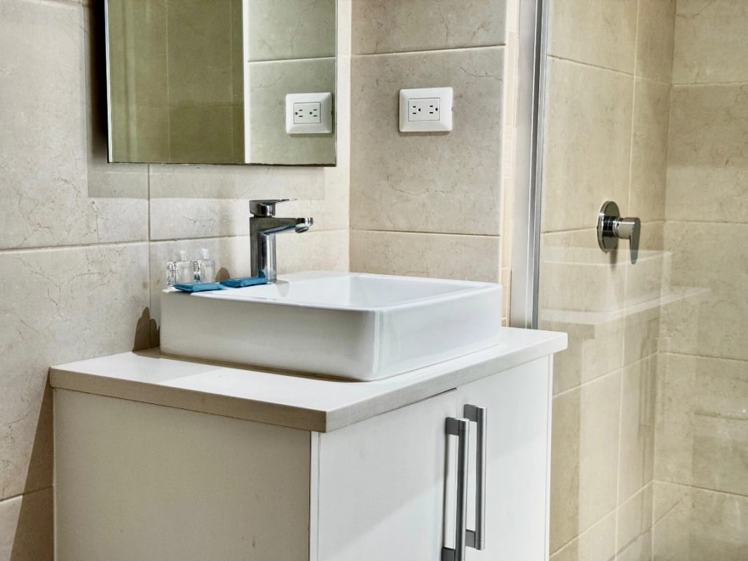 Apartamento de 3 dormitorios en venta zona 10 — foto 8 de 17