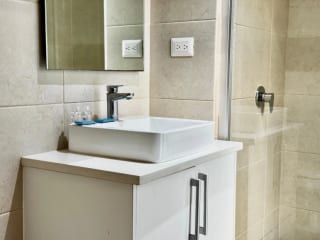 Apartamento de 3 dormitorios en venta zona 10 — miniatura 8 de 17