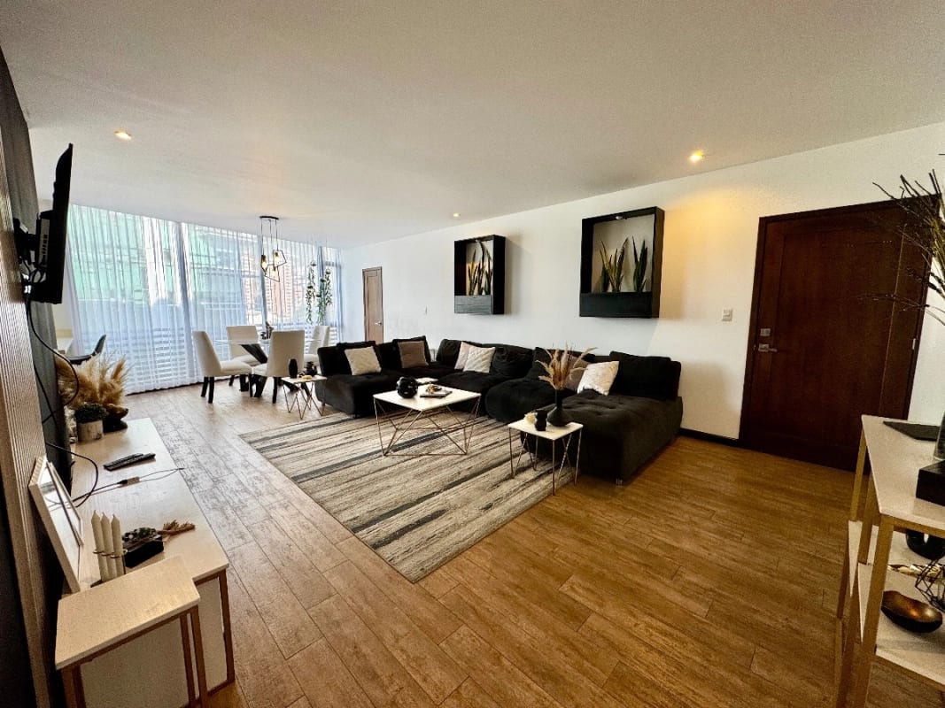 Apartamento amueblado en alquiler zona 15 vh2 — foto 1 de 14